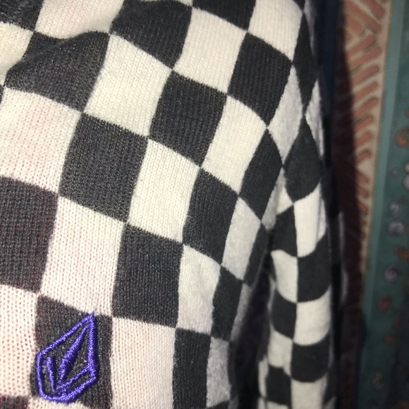 VOLCOM black and white check size small ladies knit top MOD - Picture 13 of 17